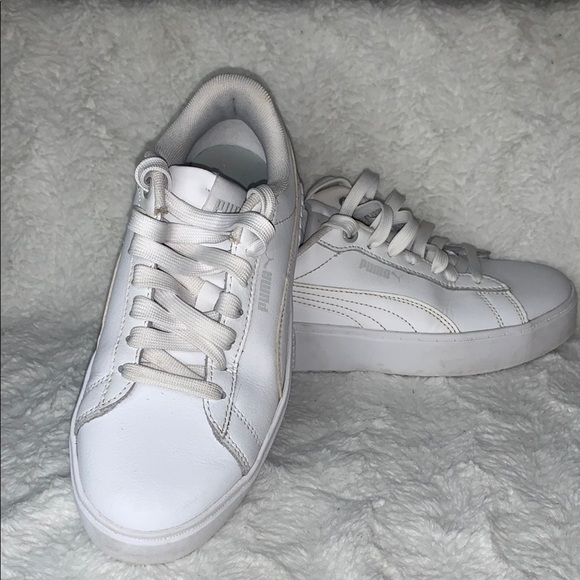 Like New PUMA White Sneakers - Picture 1 of 8